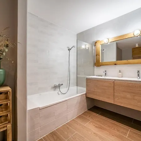 Kabano - By Emerald Апартаменти